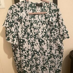 Lane Bryant Size 28 Dress Shirt Short Sleeve VNeck Light Weight